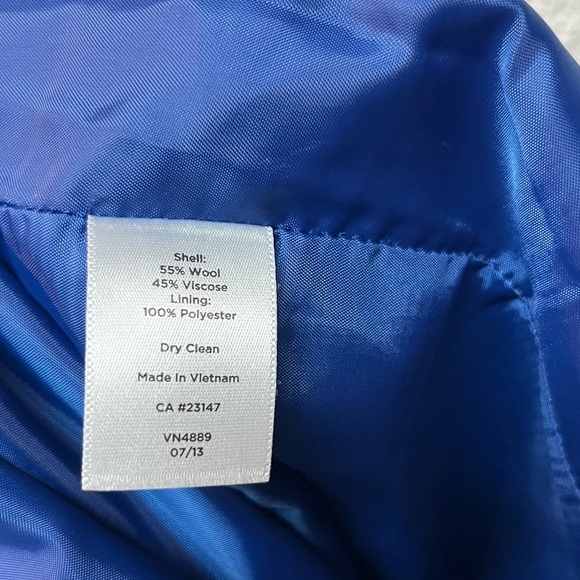 Talbots Woman's Mini Skirt Plaid Blue Gray And Black Wool Blend. 10 - Picture 4 of 4